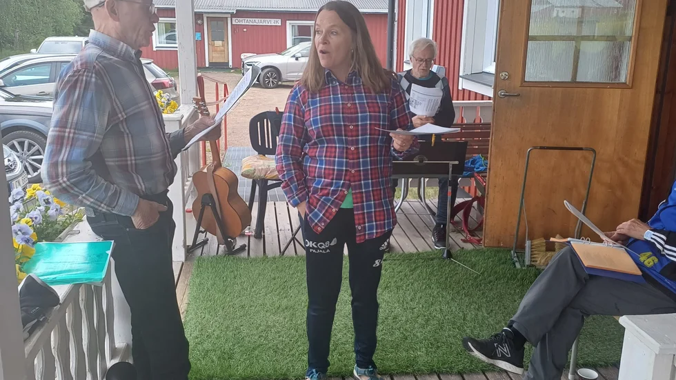 Kvarnfesten fick flyttas till skolan, men det var lika trevligt ändå.