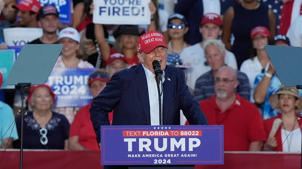 Donald Trump på valkampanjsmöte. 