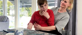 Föräldrar i chock efter beskedet – hjälp till barnen tas bort