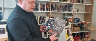 Bibliotekariens uppgift: Fängsla internerna med läsning