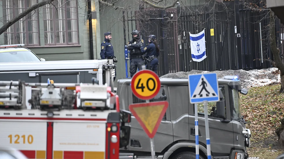 Ett misstänkt farligt föremål hittades utanför Israels ambassad i Stockholm den 31 januari.