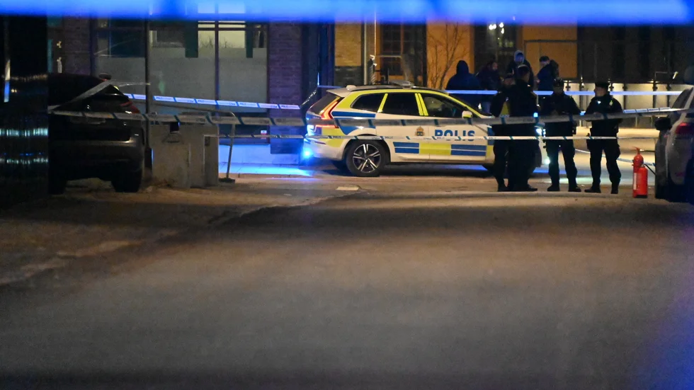 Polisinsats efter explosion i Norrköping på Butgatan under natten.