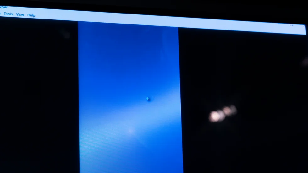 Bild av ett misstänkt ufo visad under en utfrågning i den amerikanska kongressen i maj 2022. Arkivbild.