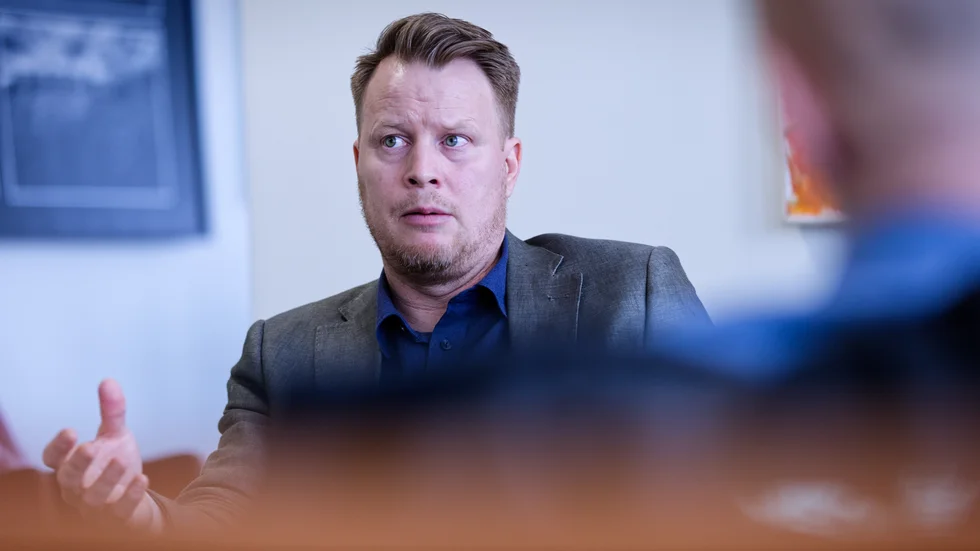 "Den politiska ledningen har uttryckt att de är nöjda med det arbete som jag gjort under de tre senaste åren. Huruvida det finns något missnöje får du fråga koalitionen om", säger Andreas Lind som fick sparken från jobbet som kommunchef i Piteå strax före påsk.