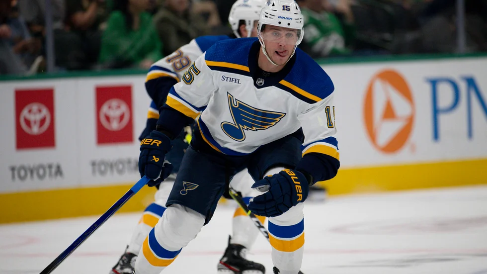 Jakub Vrana i St Louis dress.