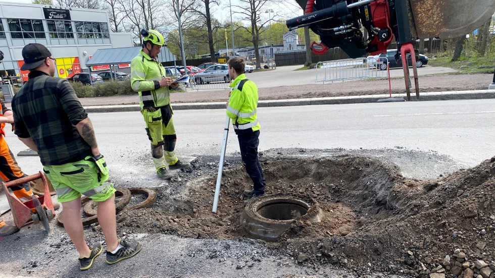 Under vecka 20 ska Östermalmsgatan asfalteras. Då börjar också planteringsarbetet av träd och buskar.