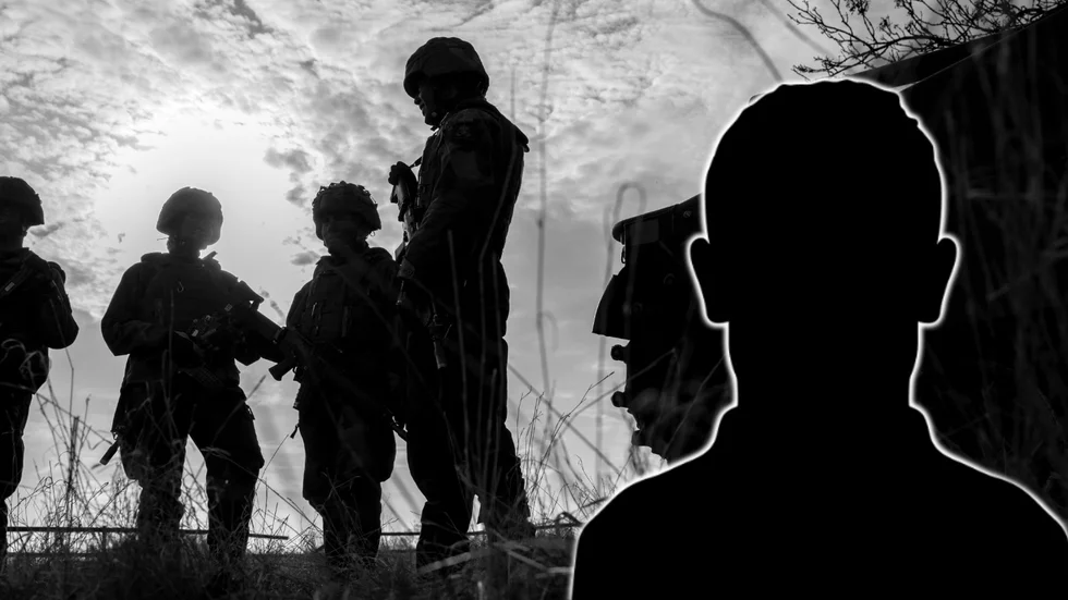 En tid efter att brottsutredningen har inletts får soldaten återvända till arbetet. Han har då belagts med vapenförbud vilket innebär att han inte har möjlighet att låsa ut sitt eller andras vapen och inte heller får hantera vapen i arbetet.
Bilden är ett montage, personerna i bakgrunden har inget med händelsen att göra.