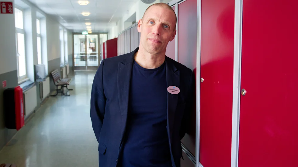 Daniel Rask, rektor på Södra-Zederslundsskolan, tycker att införandet av mobilfri skoldag har varit lyckat.
