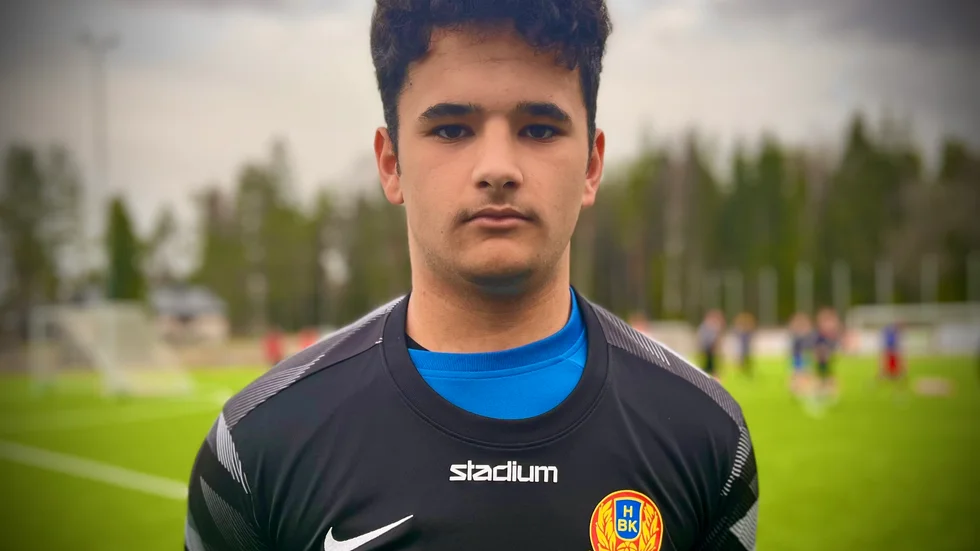 Martin Thorén, målvakt i Högsjö BK, bröt tummen på träning tidigare under veckan.