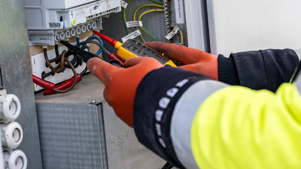 Att ge ryska och kinesiska företag – och i förlängningen dessa stater – möjlighet att påverka den svenska energiförsörjningen genom fjärrstyrda system ter sig som ovanligt ogenomtänkt.