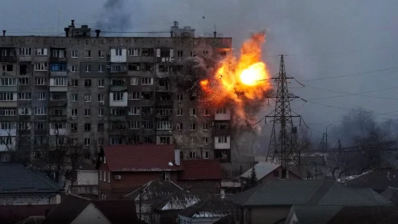 Mariupol i Ukraina under rysk beskjutning, fredag 11 mars.
