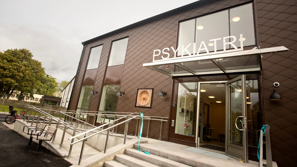 En person har överklagat en tjänstetillsättning på psykiatriska öppenvårdsmottagningen.