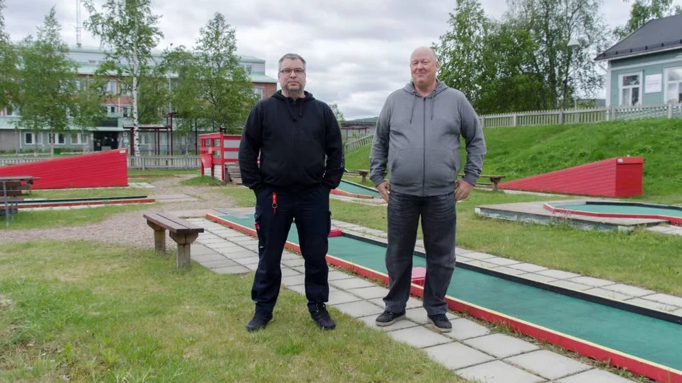 Roger Adermalm och Hasse Karlsson är eldsjälar för bangolfen i Gällivare. Men i sommar tvingas de hålla banan stängd.