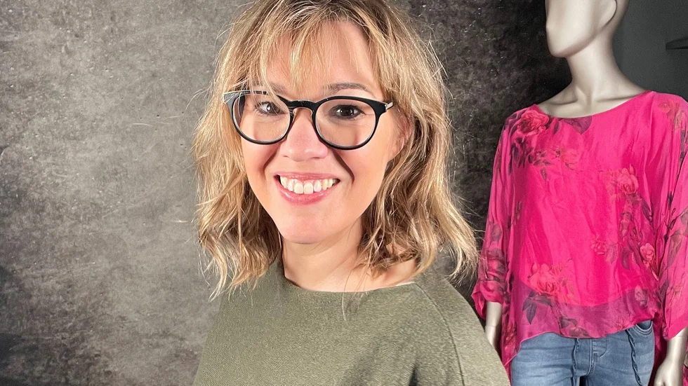 "Under corona körde vi runt med lånekollektioner till företag. När vi såg Elisa på Facebook så tyckte vi att verktyget passar oss perfekt", säger Ann-Helen Johansen, som driver Sambo tillsammans med sin man Alf-Inge Johansen.