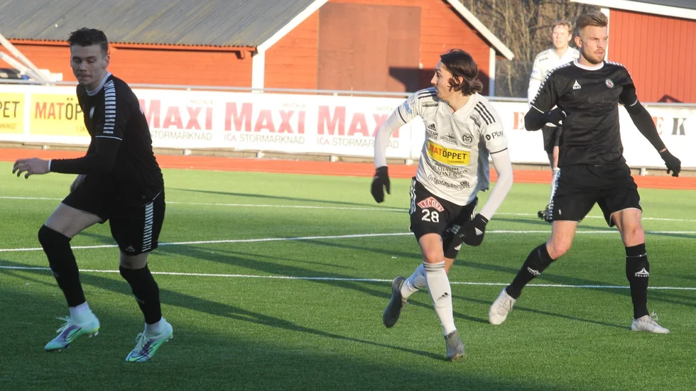 Adam Bark och Motala AIF får möta Grebo borta i Östgötacupens 16-delsfinal.