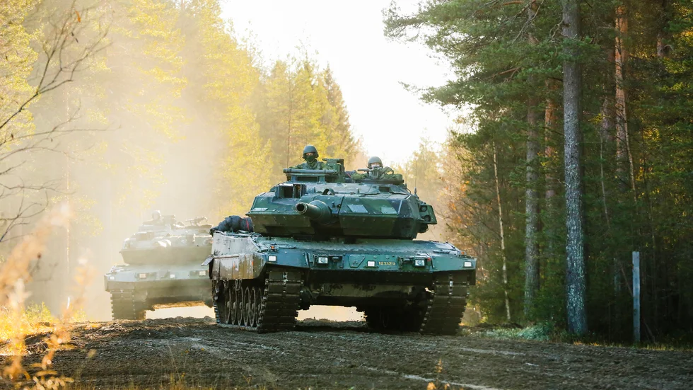 Svenska Leopardstridsvagnar under en övning 2018.