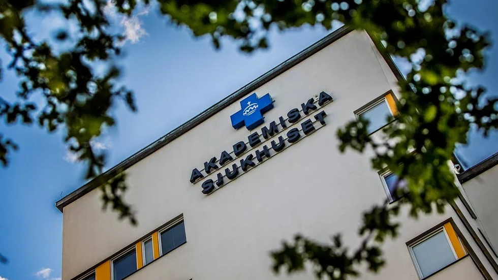 Mot toppen. Akademiska tar två steg uppåt.