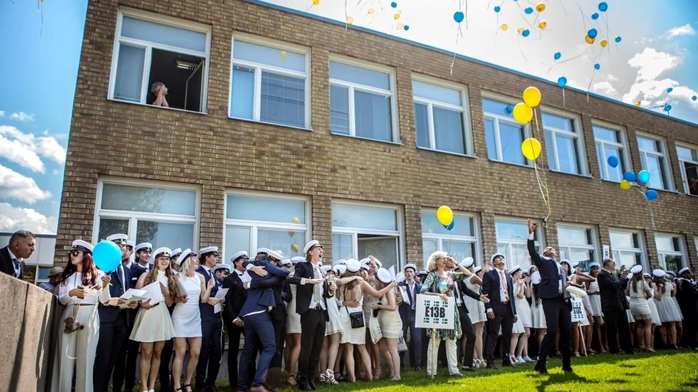 Ekonomiprogrammet vid Celsiusskolan i Uppsala har flest förstahandssökande elever, 205 stycken, enligt preliminära uppgifter. Bilden är från skolans studentexamen 2016.