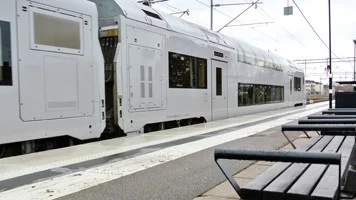 Tierp 1 november 2013: Allianspartierna i opposition i Tierp väcker åter liv i visionen om att utveckla ett pendlarcentrum, med bättre service till pendlare och väntande resenärer vid stationen i Tierp.