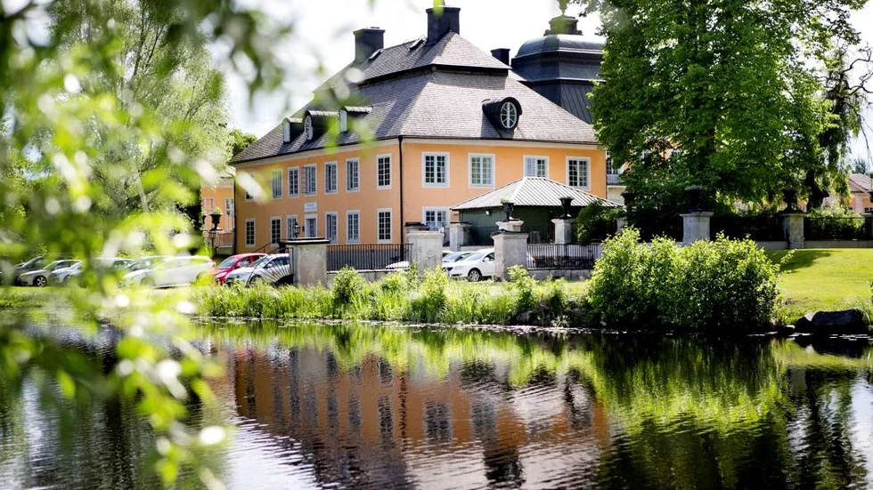 Pengar behöver frigöras för underhåll av bland annat herrgårdsbyggnaden.