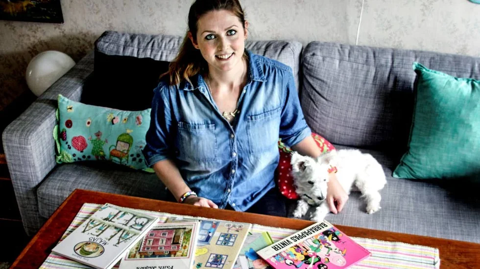 Barnboksfantast. Matilda Salmén illustrerar barnböcker men gillar även att läsa dem. Flera böcker om dagen brukar dottern Majken få höra.