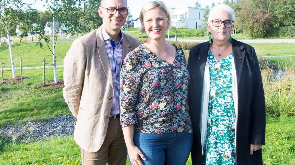 Niklas Nordström, Carina Sammeli och Anja Johansson, alla S, ser framför sig att både skolan och bron står färdiga inom fem år.