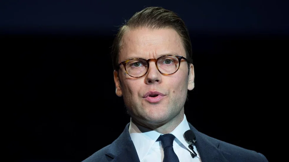 Prins Daniel kommer att föra diskussioner med ett trettiotal elever om företagsidéer.
