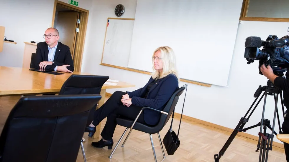 Dödläge i kommunpolitiken. Mandatfördelningen i fullmäktige visar att  de socialdemokratiska kommunalråden måste söka majoritetssamarbete med fler än Vänsterpartiet, om de ska kunna fortsätta styra kommunen.