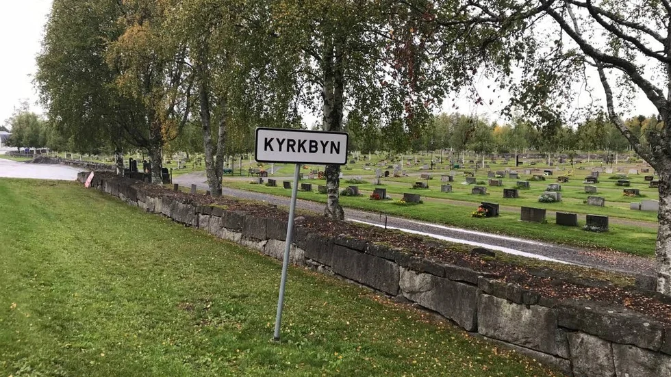 Medan Rutvik fått en ny skylt, tycks Kyrkbyn ha blivit av med sin. Den misstänkt stulna skylten kan med andra ord ha blivit stulen.
