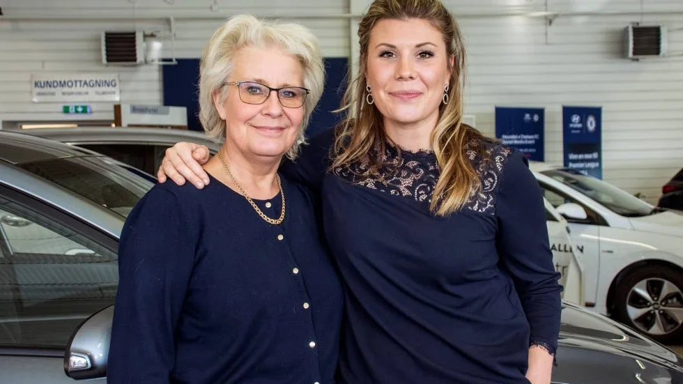 Lotta Johansson och Isabelle Johansson delar även hästintresset och spenderar mycket tid tillsammans i sti