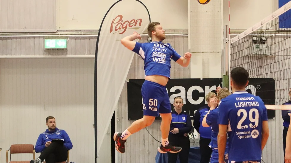 Andreas Brink var som alltid pålitlig poängplockare i VVK, men det räckte inte för seger i andra SM-semifinalen mot Falkenberg.