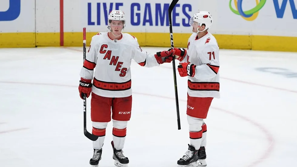 Lucas Wallmark, till höger i bild.