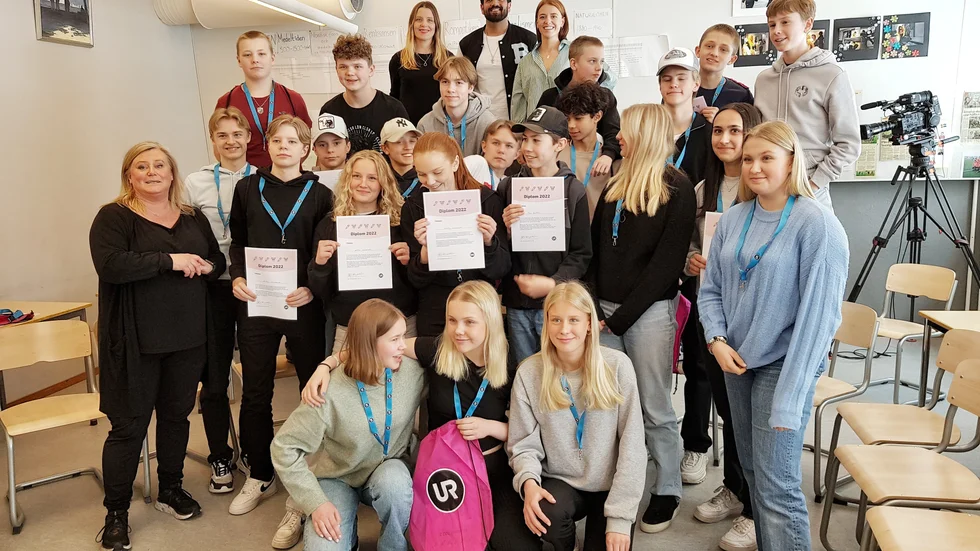 Av 312 tävlande klasser i Sverige vann för ett år sedan fotbollsklassen 8B vid Hortlax skola Utbildningsradions tävling "Skrivutmaningen". Förstapriset var en inspirationsdag med tre kända personer och ett diplom.