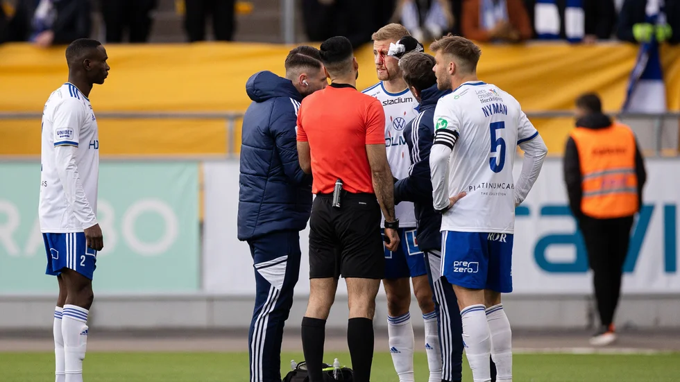 Filip Dagerståls återkomst på Platinumcars Arena slutade med ett sprucket ögonbryn och en tuff förlust.