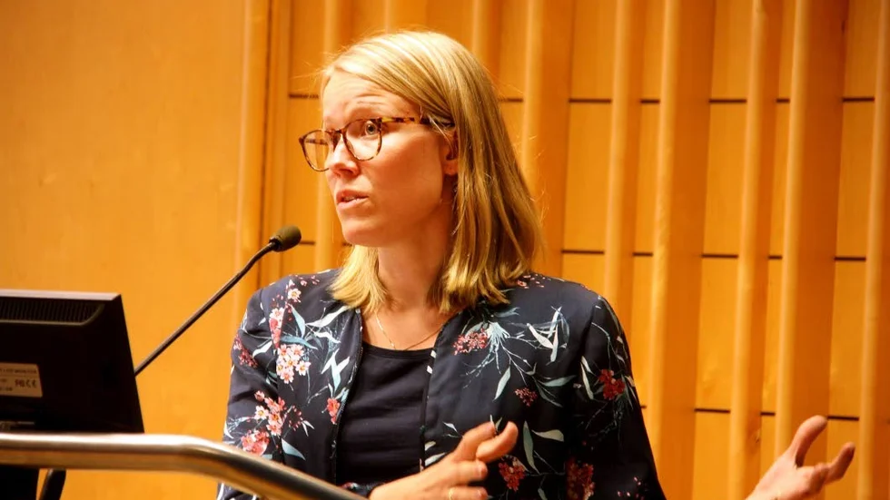 Kristina Yngwe riktade in sig på skillnaderna mellan Alliansen och regeringen.