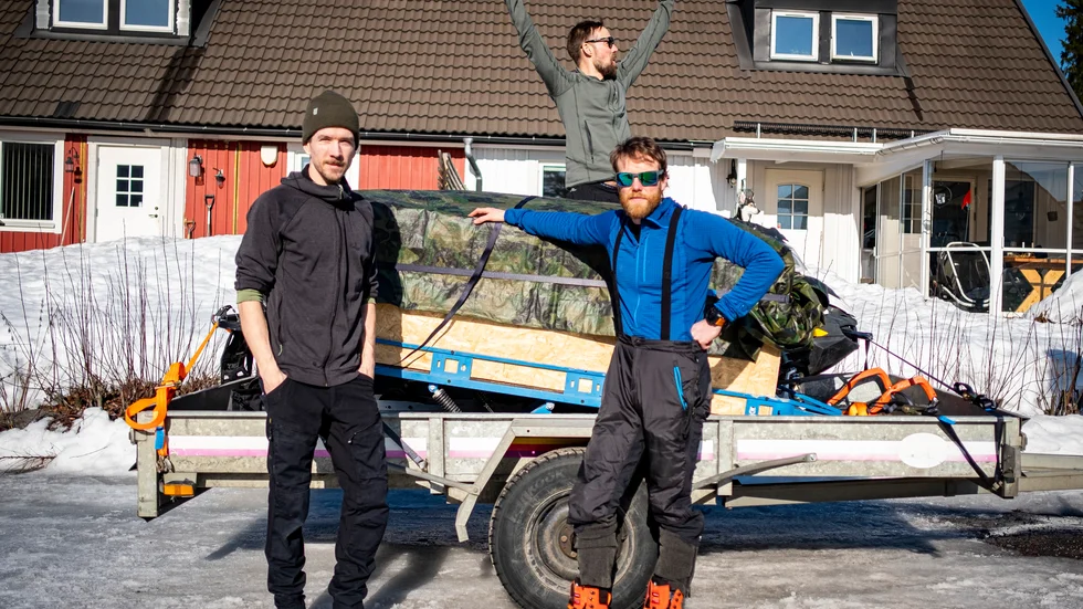 Redo för avfärd. Med bil till Kvikkjokk och skoter ut till Pårtestugan kvällen inleddes strapatsen. Dagen efter gav sig gruppen av på skidor mot Pårtemassivet.