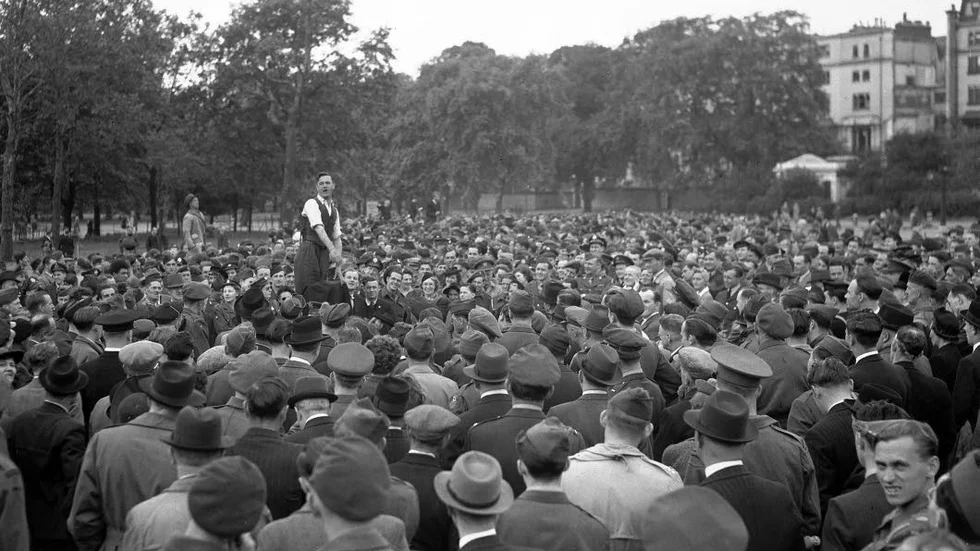 Speakers´corner i Hyde Park har funnits sedan 1800-talet. Bilden togs 1945.