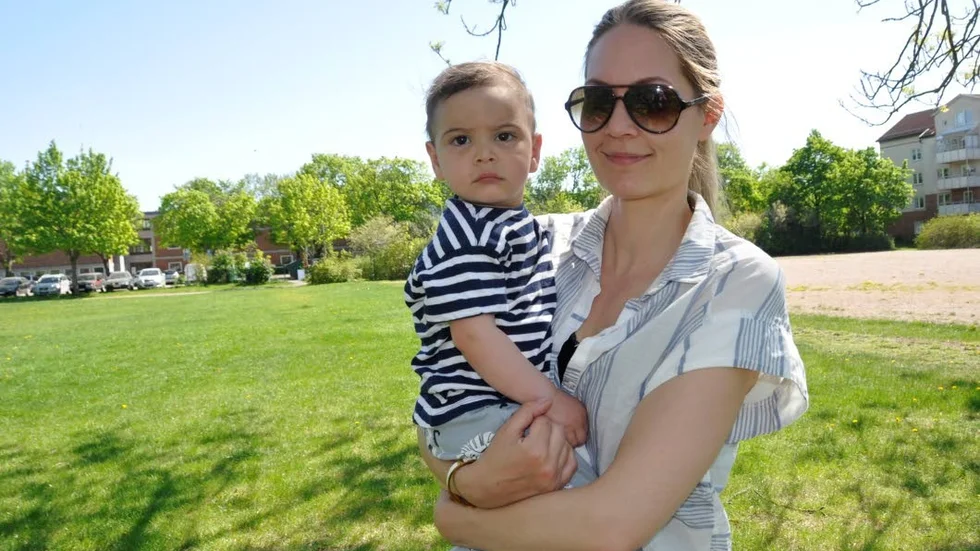 Emma Fredriksson med sonen Alexander 17 månader.