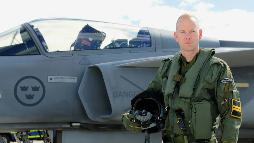 Stridspilot. "Vi är vanliga människor som har turen att få flyga Jas 39 Gripen på vår arbetstid. Vi är inga övermänniskor", säger Henrik Björling.