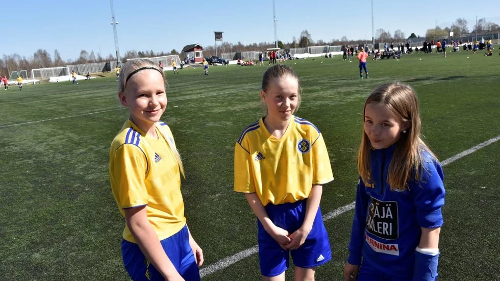 Sunderbyspelarna Emilia Skarpsvärd, Hanna Magnelöv och Josefine Andersson.