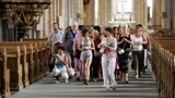 Domkyrkan lockar många ryska turister.