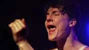 Håkan Hellström släpper ett album med outgivna låtar.