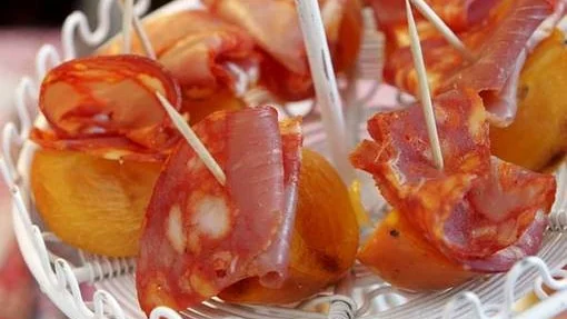 Sharonfrukter med chorizo.