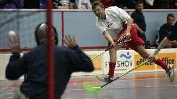 Poängkungen Johan Anderson blir kvar i Storvreta.