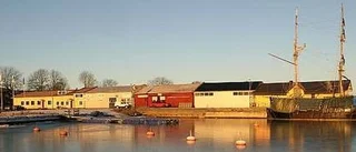Wetsera på väg från kajen