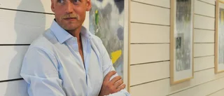 Han greppar verkligheten med kol och spray