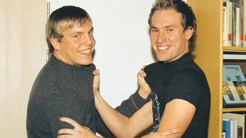 Självsäkra leenden. Både Mikael Johansson och Jonas Elofsson är övertygade om att deras lag kommer gå segrande ur striden mellan Färjestaden och Vimmerby på söndag.