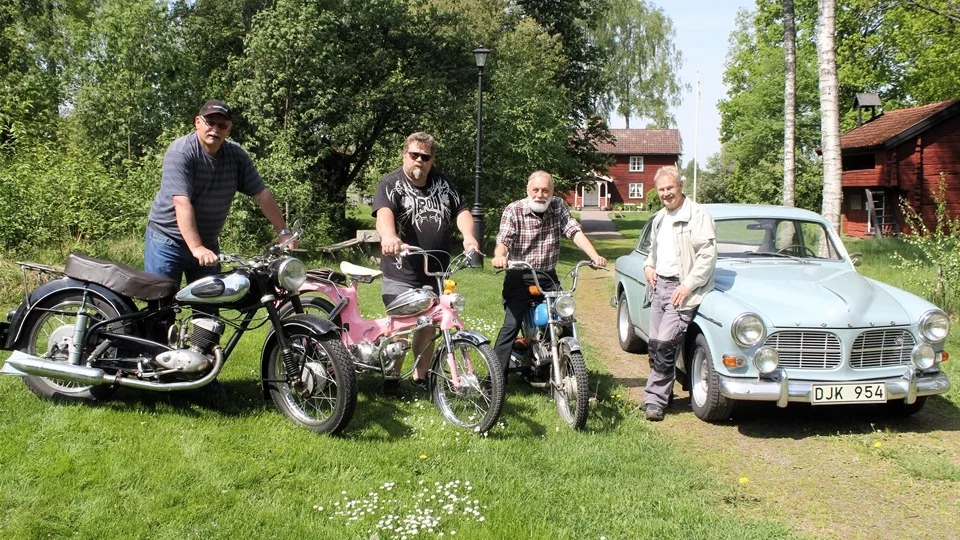 Fest för farfars fordon är tillbaka. Då fylls parken med entusiastfordon av alla de slag hoppas Johnny Ebbesson, Magnus Westrin, Thorbjörn Svahn och Tor-Leif Livestål. Foto: Charlotte Madestam