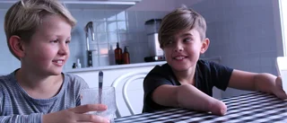 Ville, 8, föddes med en hand