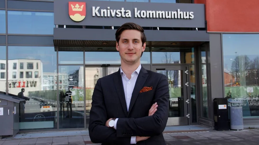 Pontus Lamberg är uppväxt i Järlåsa och uppskattar att Knivsta är större, men ändå har småstadskänsla. Den vill han bevara.